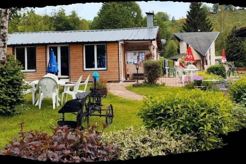 Chalet 2 étoiles - ccbgafa in La Tour-d'Auvergne, Parque Natural Regional Volcans d'Auvergne
