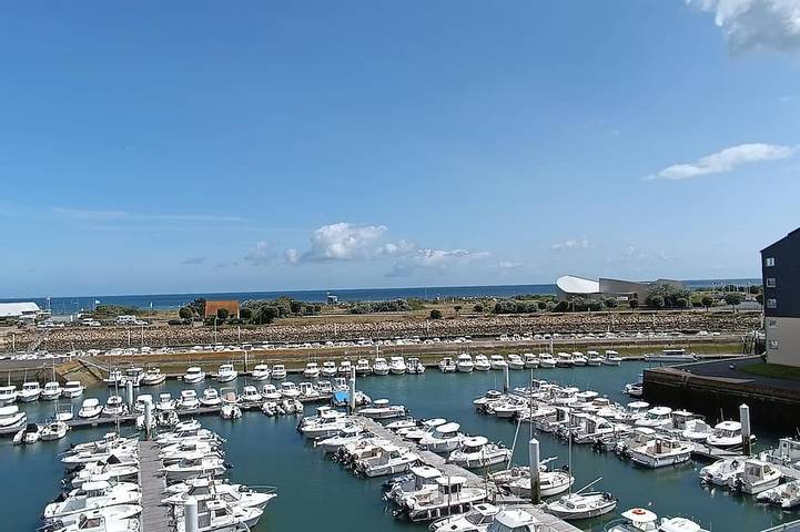Location de vacances pour 4 personnes, avec balcon et piscine à Courseulles-sur-Mer