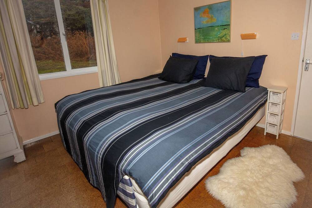 Ormsaig Wooden Cottage - 5 bedroom property with amazing sea views in Argyll & Bute