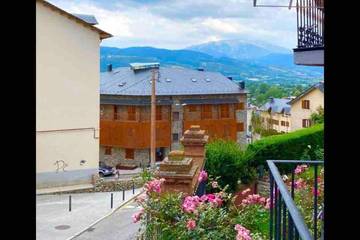 Gîte pour 4 personnes, avec terrasse et vue à Puigcerdà