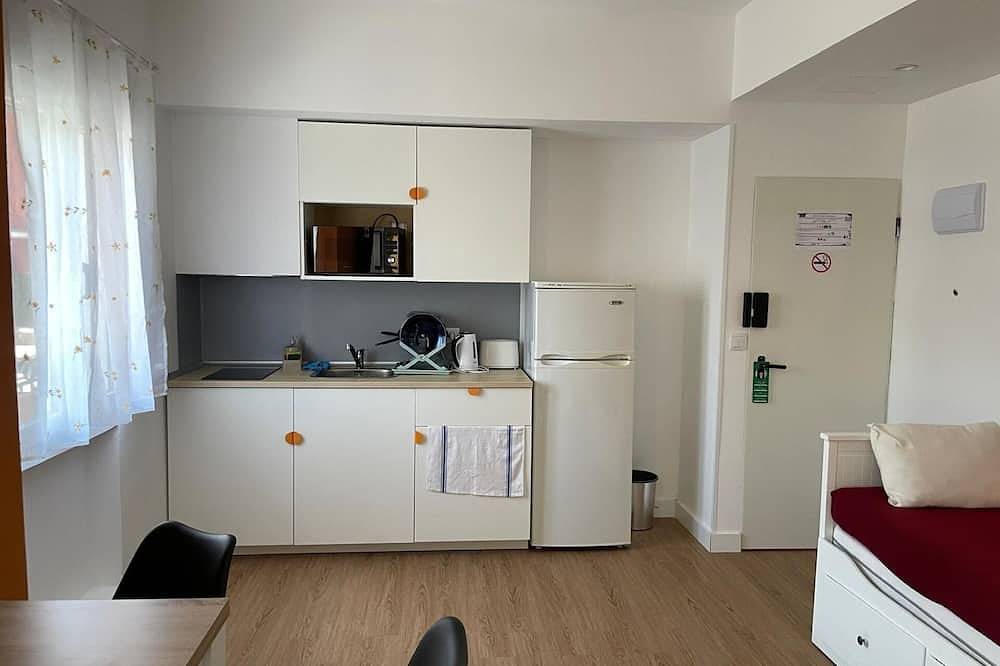 Apartamento Hab + Salon - Balcon a plaza Constitucion in Arganda del Rey, La Alcarria