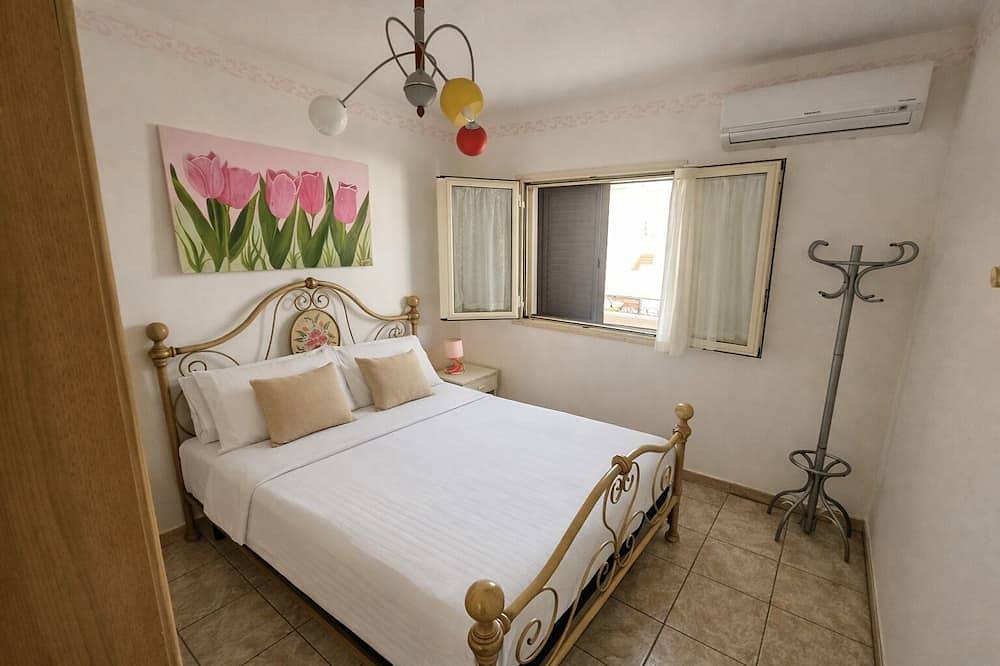 Appartement entier, Beach House 50m from the Sea | 2 Bedrooms, 2 Bathrooms, Air Conditioning in Spiaggia di Torre Pali (Salve), Salve