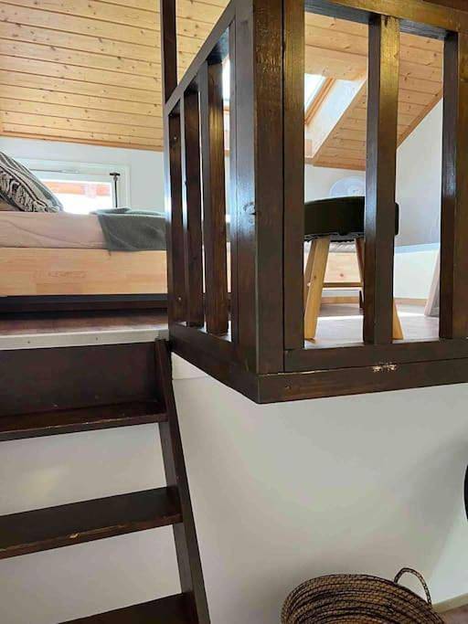 Gîte pour 2 personnes, avec vue sur le lac ainsi que terrasse et vue à Sigriswil - 3