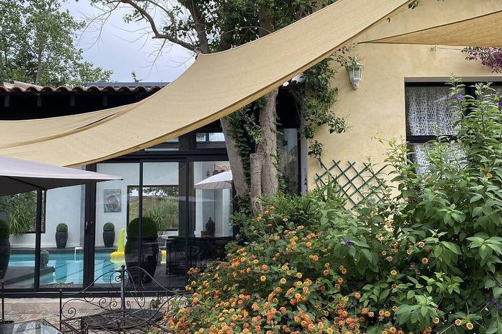 Independent suite- Ground floor of our family home in the middle of a vineyard in Cers, Mittelmeerküste (Frankreich)