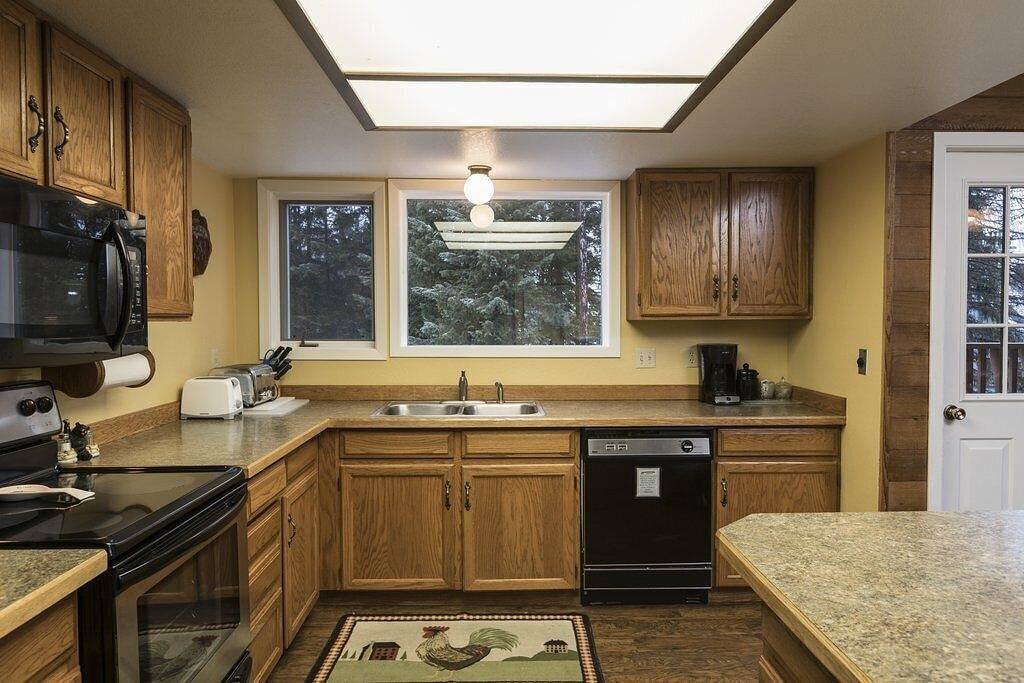 Ganze Wohnung, Schöne 2-Schlafzimmer, 2-Bad-Wohnung mit Holzböden in Flathead County