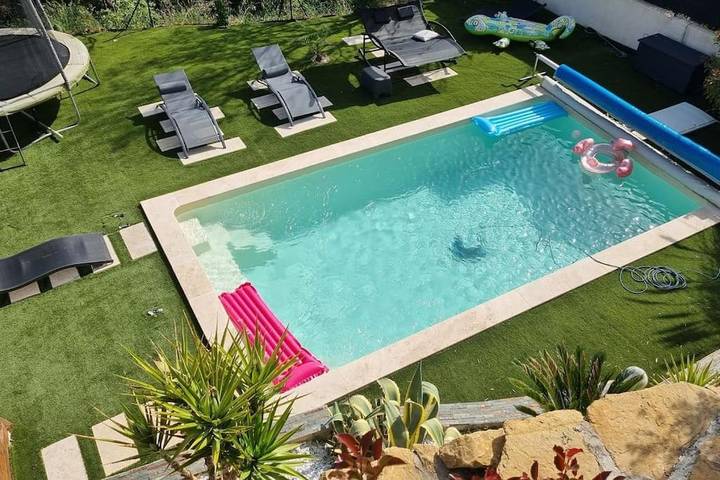 Location de vacances pour 7 personnes, avec bassin pour enfant et jardin ainsi que vue et piscine à La Destrousse - 3