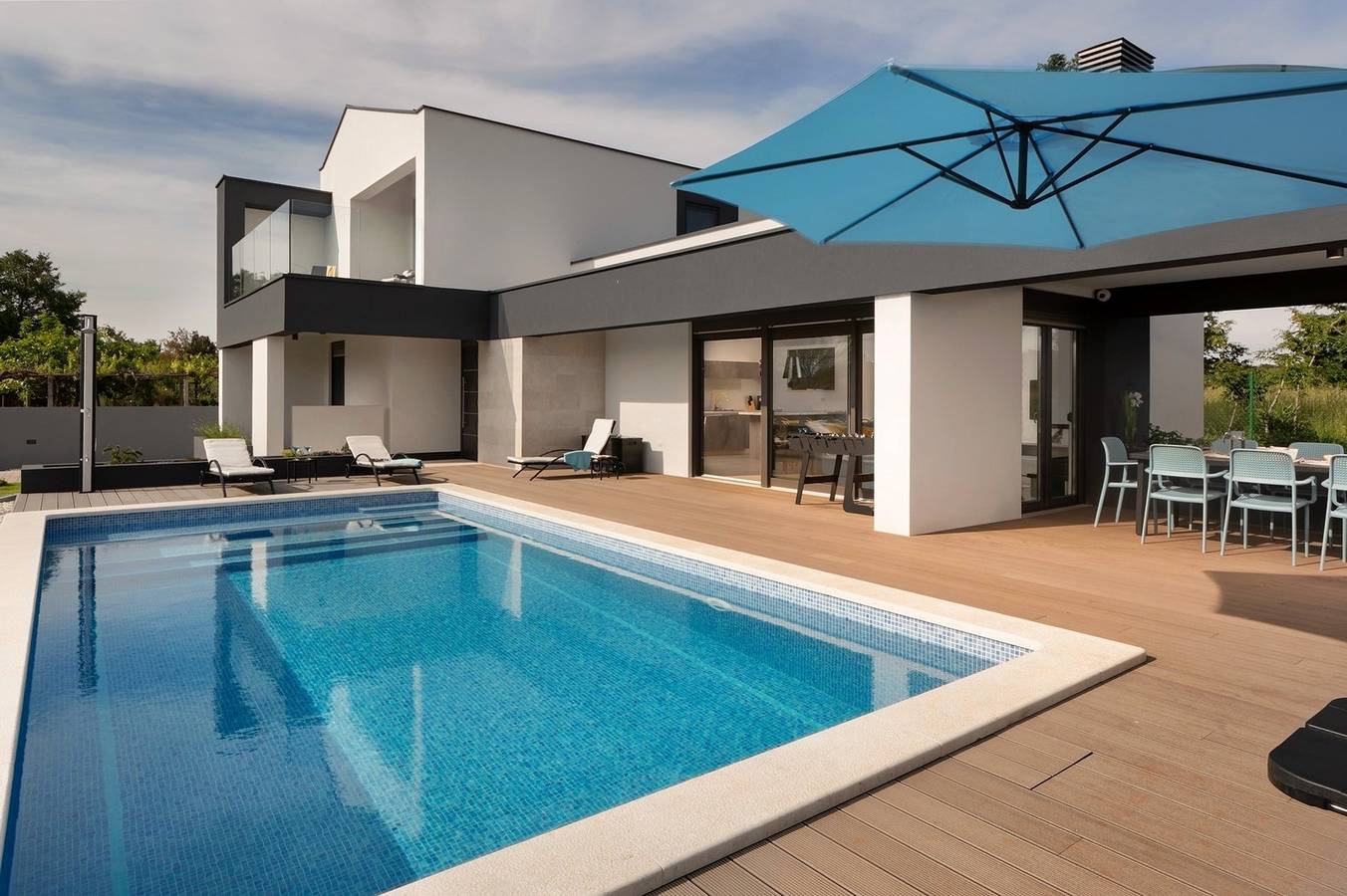 Beautiful Villa Linea near the sea with private pool! in Southcoast Istria