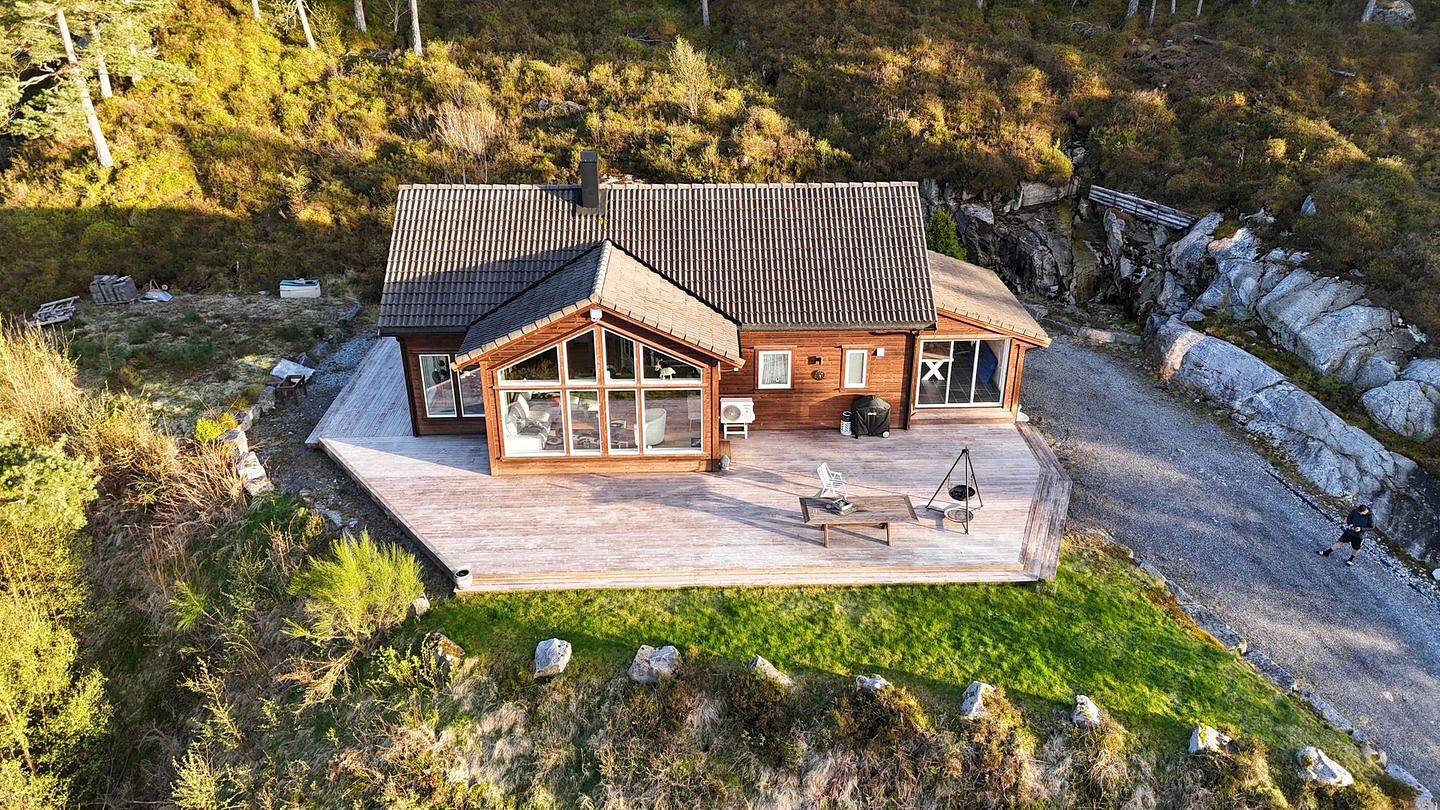 Luxus Ferienhaus in Norwegen am Fjord, inkl. 9,9 Ps Motorboot, 4 Schlafzimmer! in Hardangerfjord