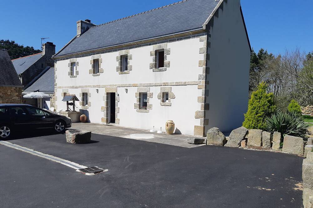 Einfamilienhaus, großer Garten und geschlossener Privatparkplatz in Goulien, Quimper und Umgebung