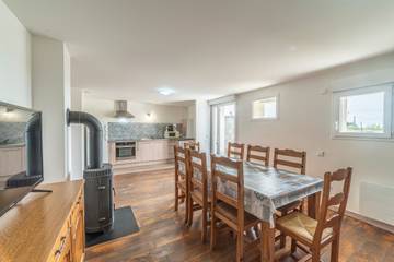 Gîte pour 8 personnes, avec jardin et terrasse à Saint-Yan