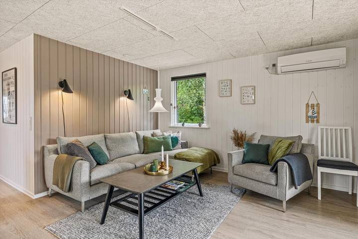 Einladendes, helles Ferienhaus mit Kamin und Sauna in Houstrup in Nørre Nebel, Varde