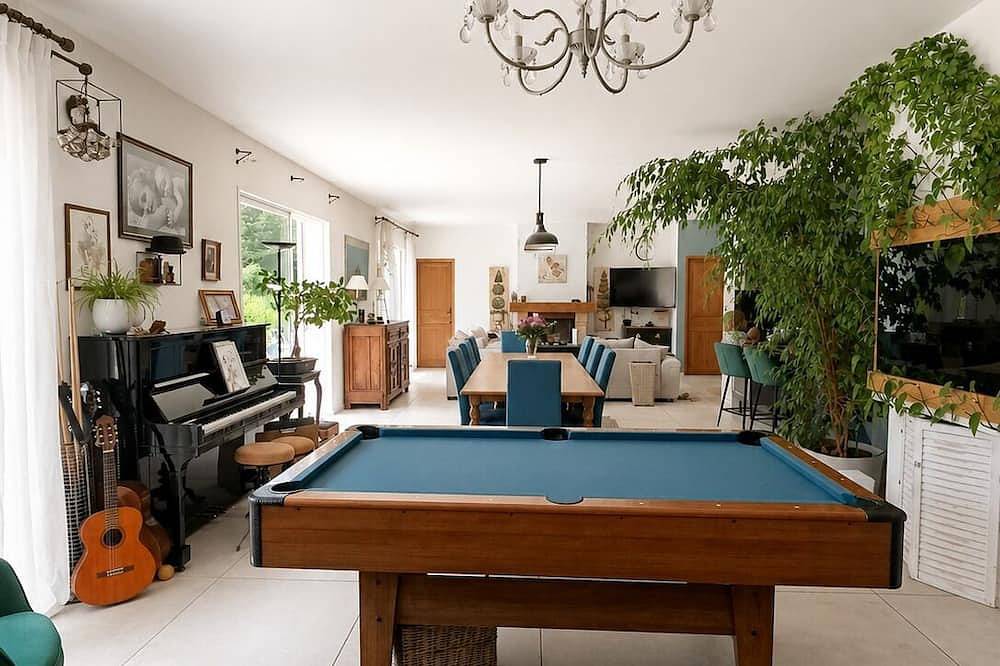 Charming air-conditioned villa in the vineyards, close to the beach in Roquefort-la-Bédoule, Marseille und Umgebung