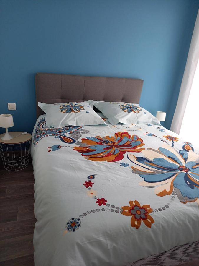 Location de vacances pour 2 personnes, avec terrasse et jardin à Saint-Claude-de-Diray - 2