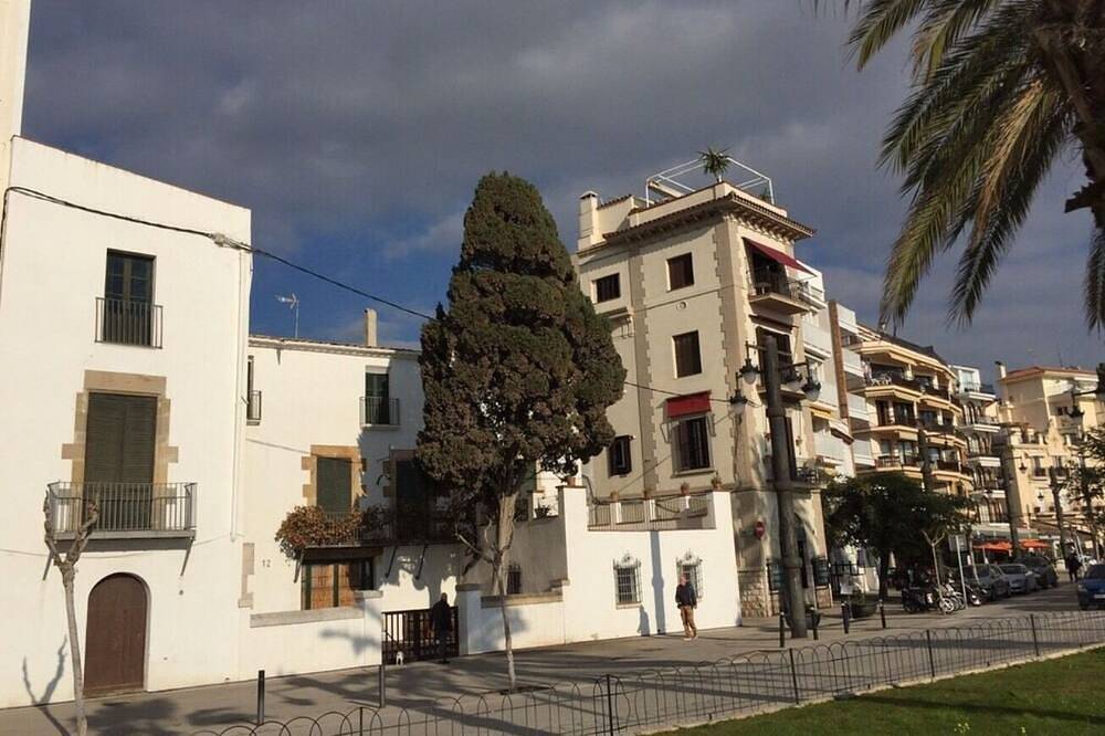 Apartamento entero, Recent : Very nice 2 rooms, village center, beach 50m in Sitges, Garraf
