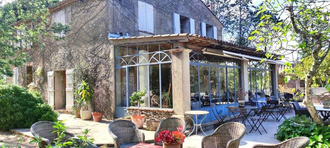 Hôtel pour 2 personnes, avec jardin ainsi que vue et terrasse, animaux acceptés