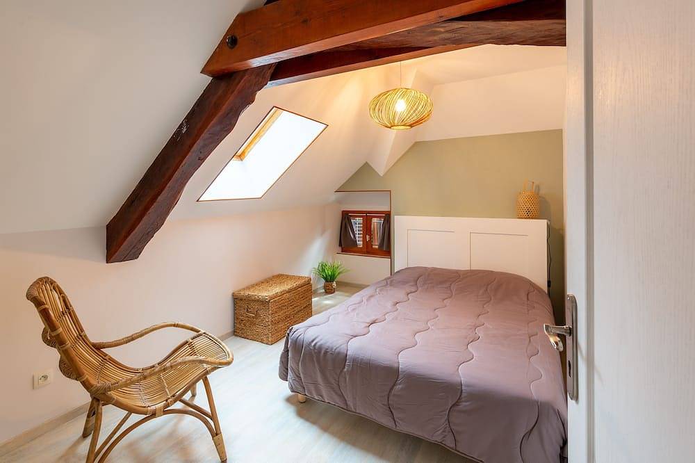 Entire apartment, Appartement Le Saint Jean in Crémieu, La Tour-du-Pin region