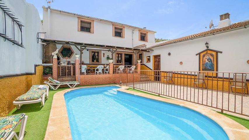 Casa rural para 16 personas, con Balcón/Terraza y Piscina en Villanueva de Algaidas