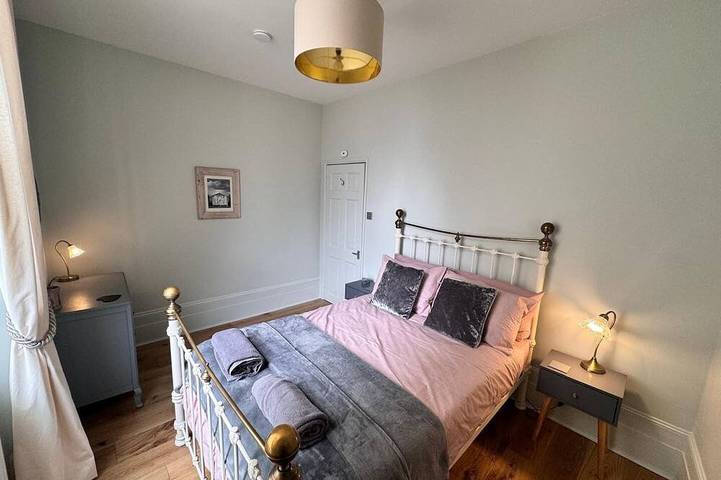 Ganze Wohnung, Margate Sunset Retreat - Direct Sea Views - By The Beach in Botany Bay, Kent
