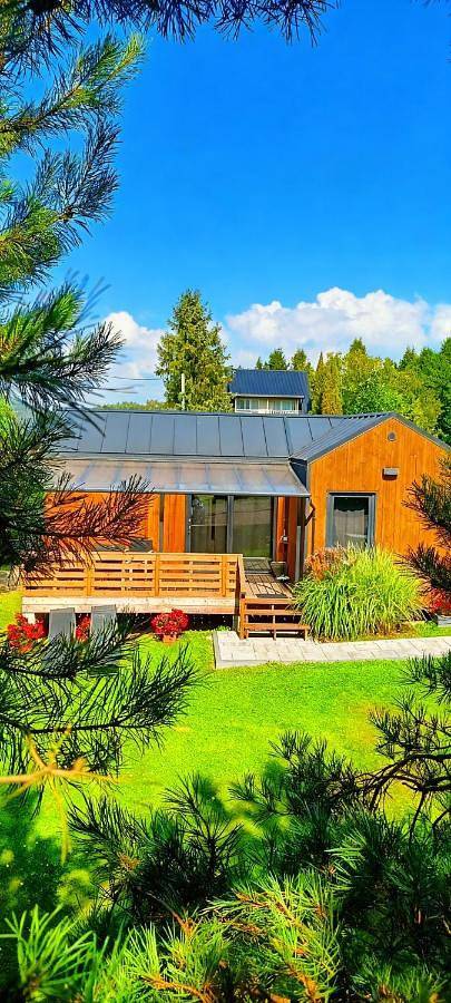 Domek letniskowy dla 4 osób, z widok i ogród oraz sauna i taras w Solina