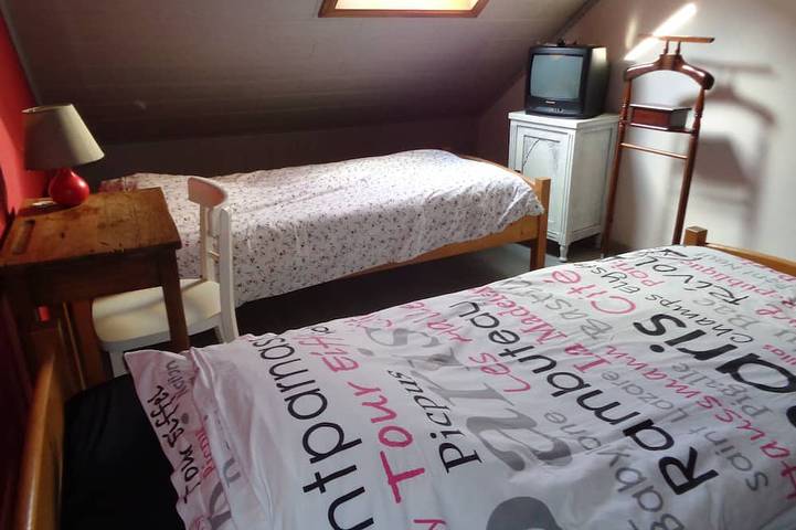 Gîte pour 6 personnes, avec terrasse et jardin dans Senzeille - 4