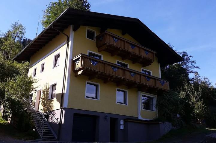Ferienhaus für 10 Personen, mit Balkon und Whirlpool sowie Garten in Gries im Pinzgau