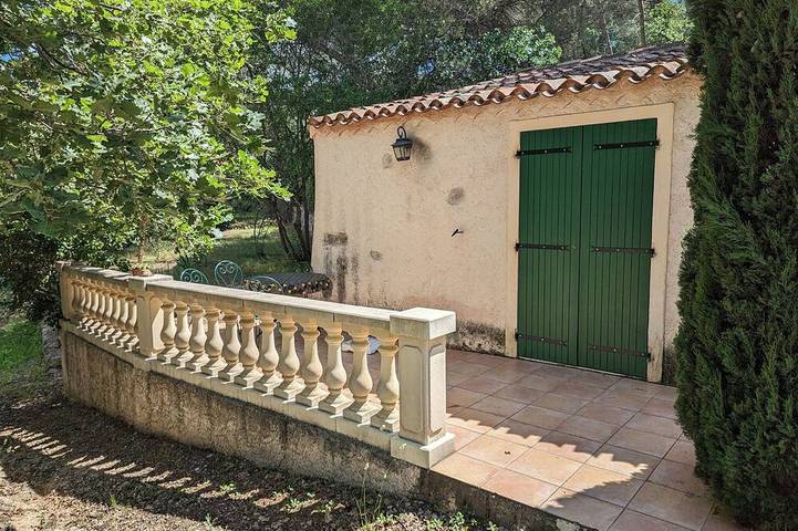 Bastidon indépendant dans grande propriété in Roquevaire, Côte méditerranéenne (France)