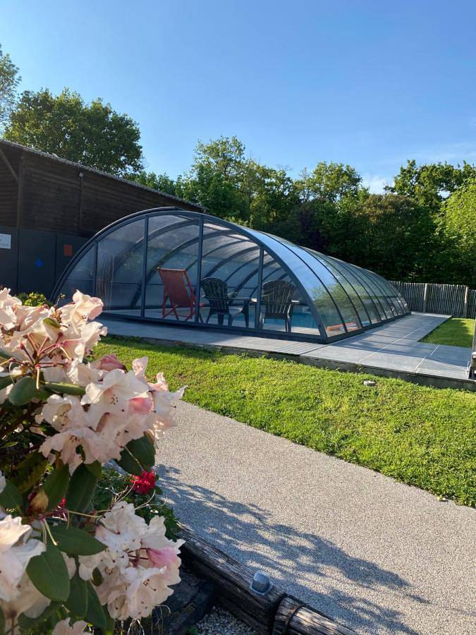Location de vacances pour 7 personnes, avec vue ainsi que piscine et jardin, adapté aux familles à Landeronde - 4