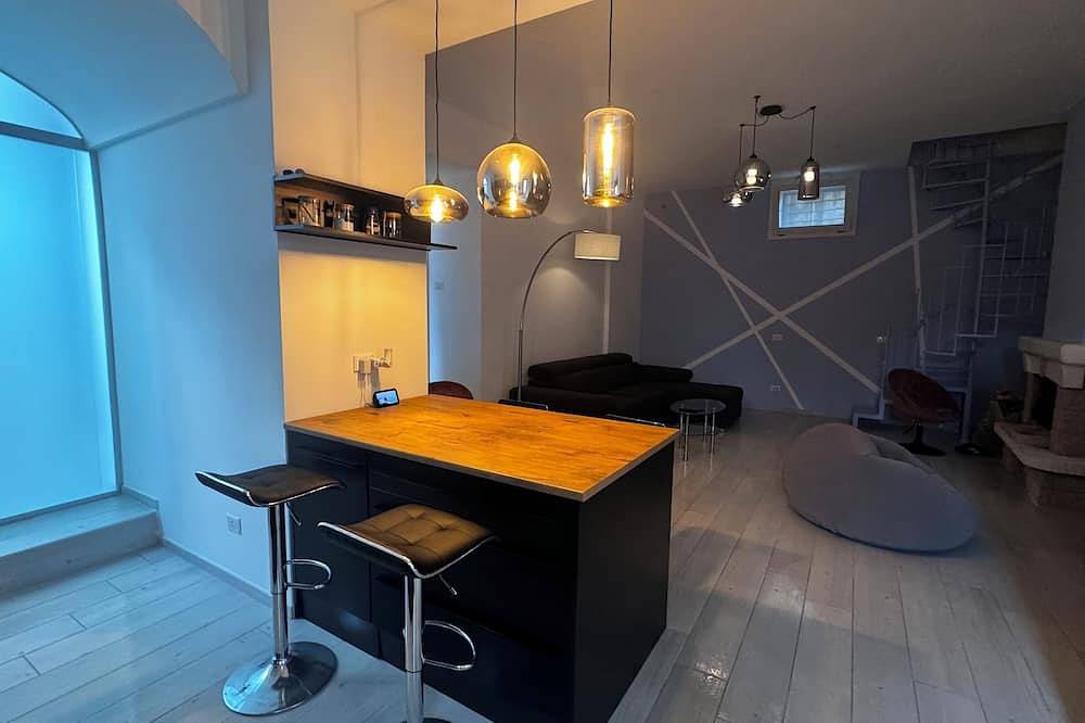 Aurelia Holiday Home, 13min port, 10min beach, 2min Borgo Corricella in Procida, Neapel Provinz