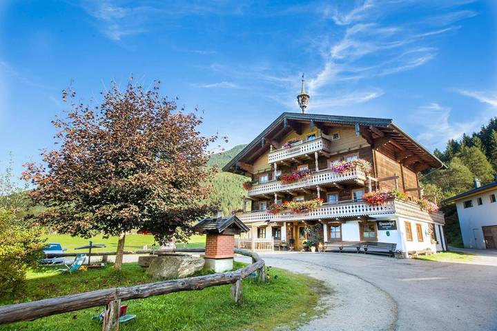 Hotel für 4 Personen, mit Balkon und Terrasse sowie Garten