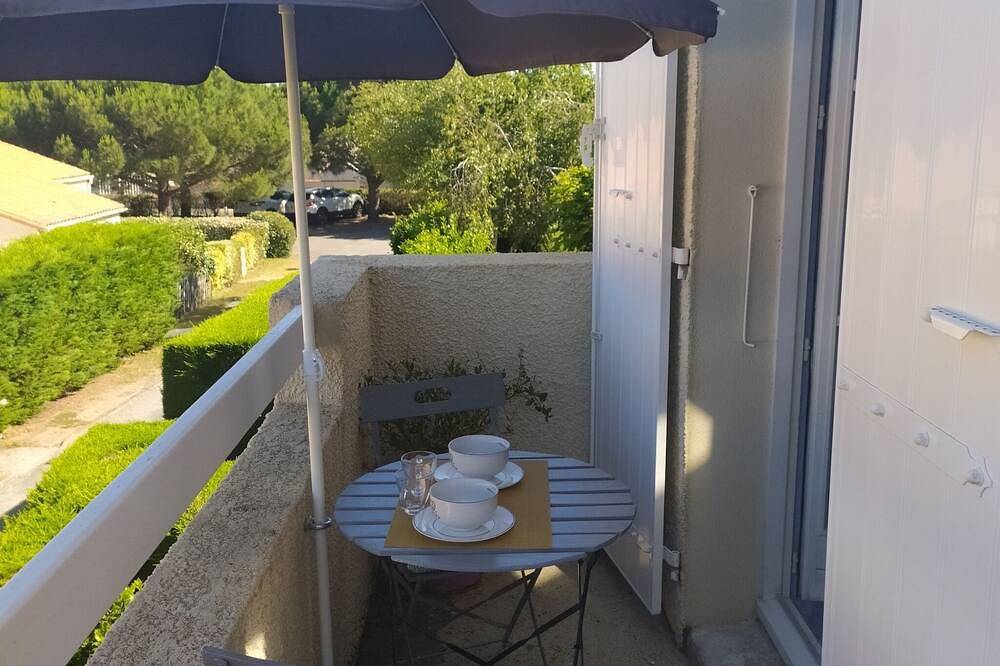 Location 88 2/4 personnes 500m plage 2 Etoiles in La Remigeasse, Dolus-d'Oléron