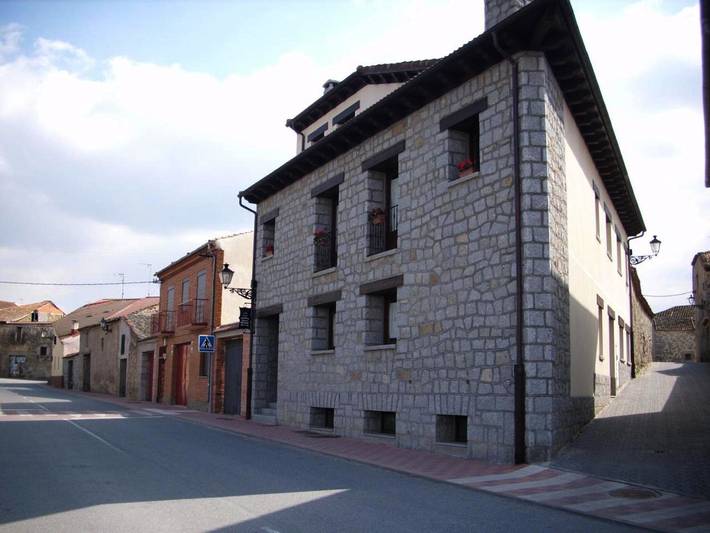 Casa rural para 44 personas, con Balcón y Jacuzzi además de Terraza y Jardín en Provincia de Segovia - 2