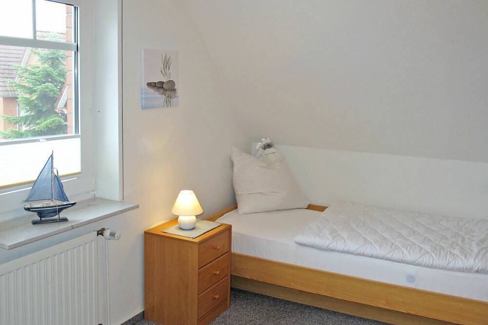 Wunderbares  Ferienhaus für 4 Leute mit  W-Lan, Tv und Terrasse in Großefehn, Landkreis Aurich
