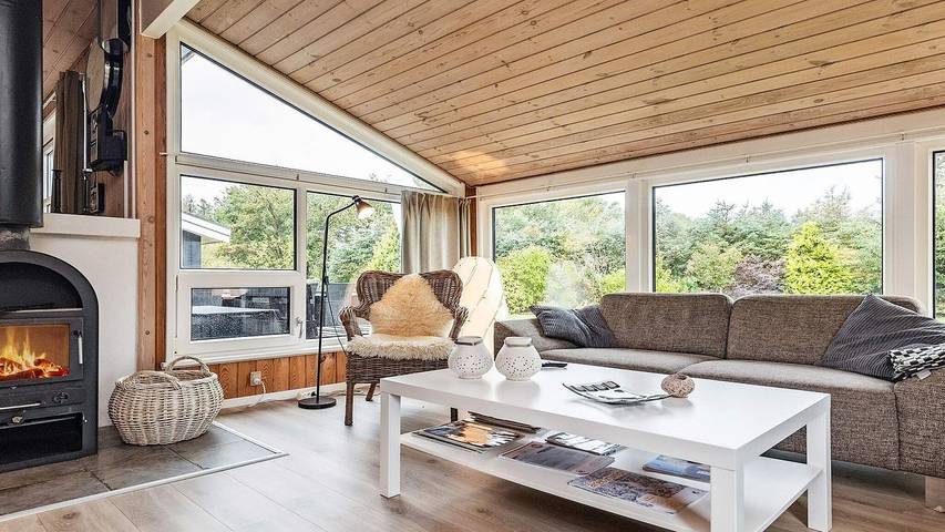 Ferienhaus für 10 Personen, mit Sauna und Terrasse sowie Whirlpool und Pool in lønstrup