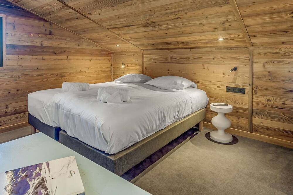 Luxury 5-star chalet, 7 suites, 14 guests, hotel services in Plagne Villages, La Plagne-Tarentaise