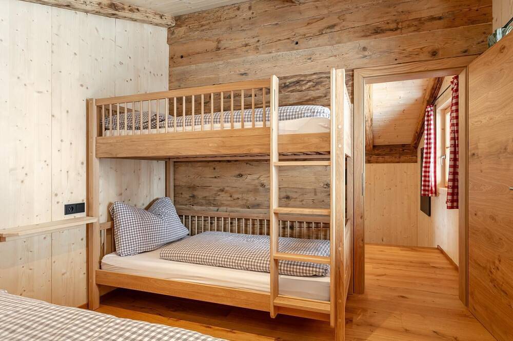 Traumhaftes Chalet in Alleinlage mit Wellness in Hopfgarten im Brixental, Bezirk Kitzbühel