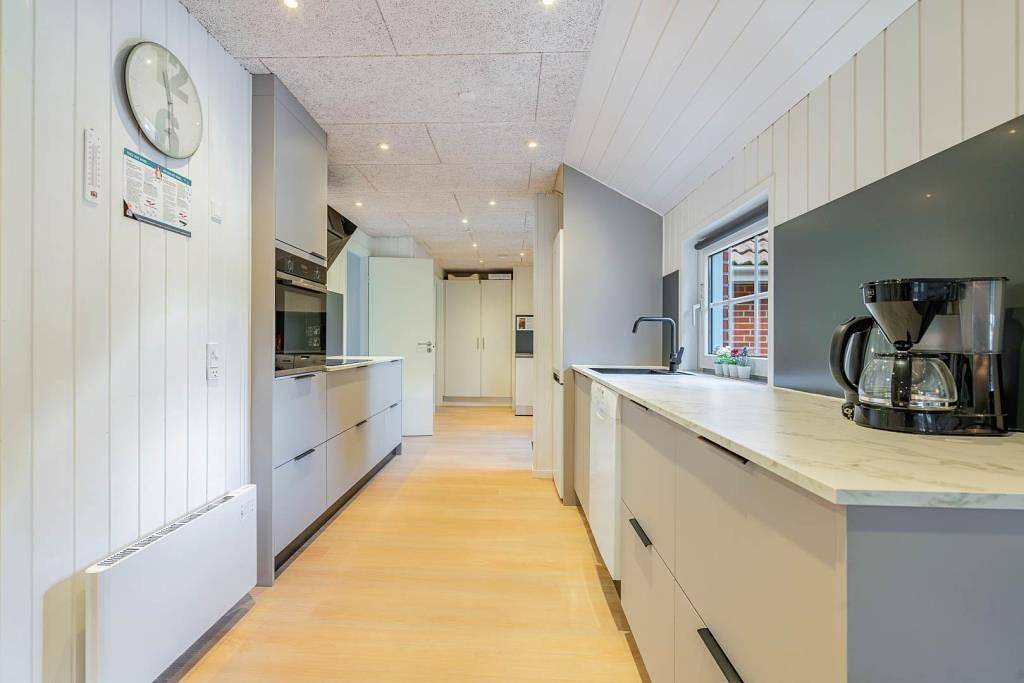 Pool, Whirlpool, Sauna und jede Menge Platz – hier kommt garantiert Urlaubsstimmung auf - Für 10 Personen und 2 Hunde in Henne, Filsø See