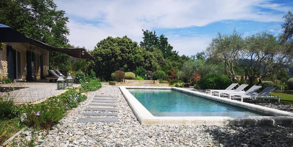 Maison d’hôte pour 4 personnes, avec vue et jardin ainsi que piscine et bassin pour enfant