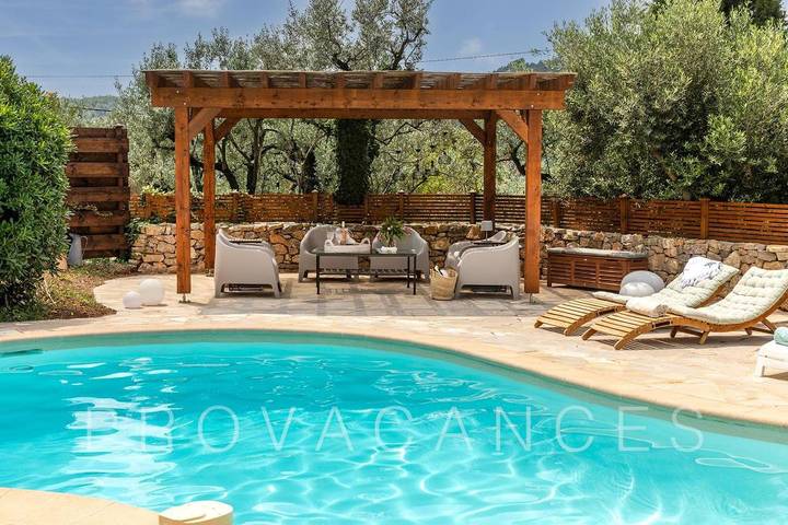 Ferienhaus mit Pool in fußläufiger Entfernung zu Claviers in Claviers, Draguignan Region