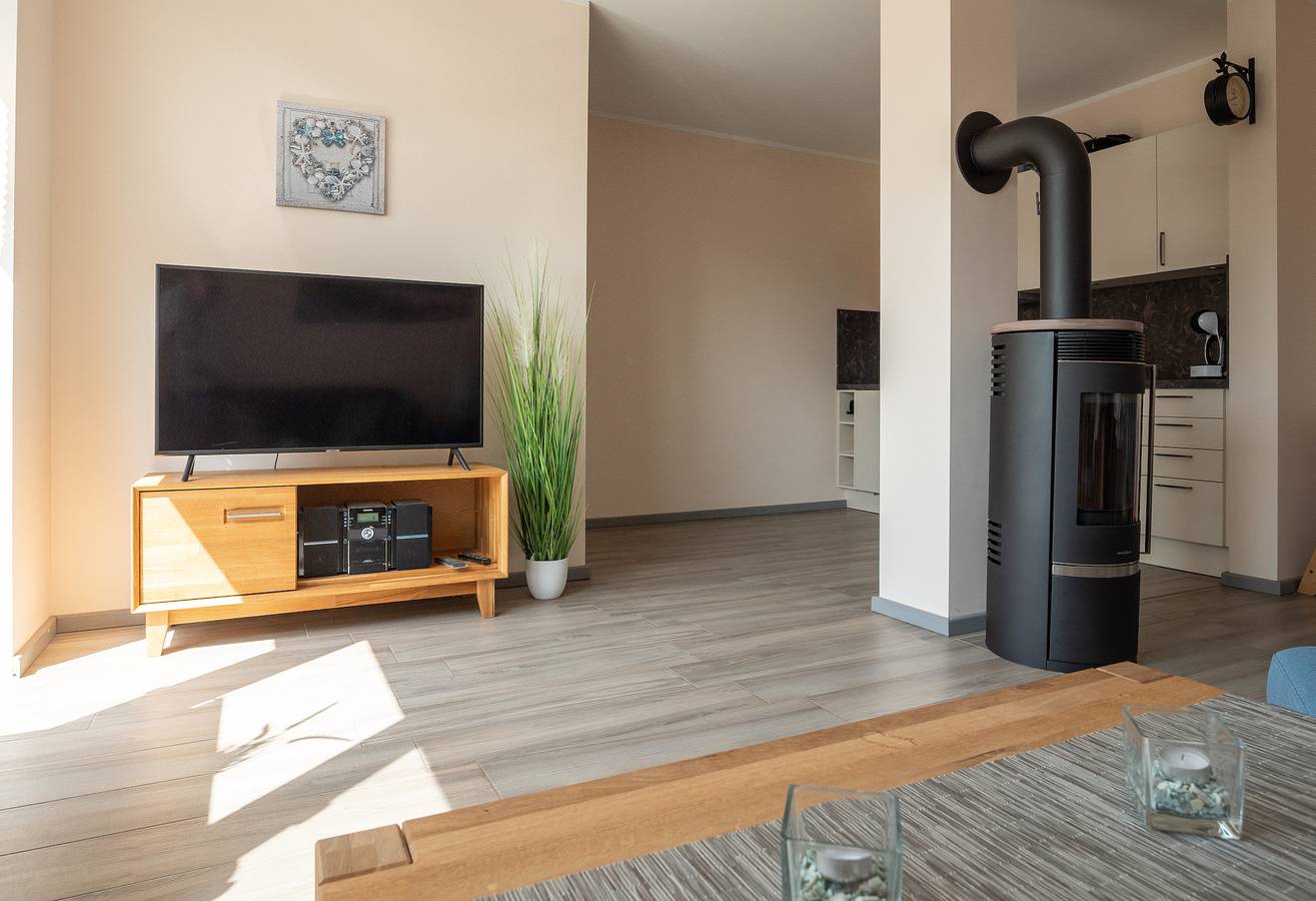 Ganze Ferienwohnung, Strandstraße 16 - Wohnung 2 in Zingst, Fischland - Darß - Zingst
