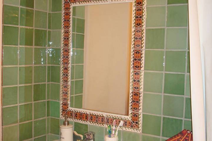 Charming country house in the Provencal countryside among vineyards and olive trees in Cotignac, Brignoles region