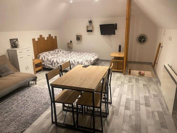 Location de vacances pour 22 personnes, avec jardin ainsi que terrasse et vue à Mardié - 3
