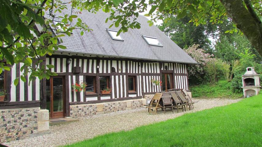 Gîte pour 9 personnes, avec Terrasse ainsi que Jardin et Vue