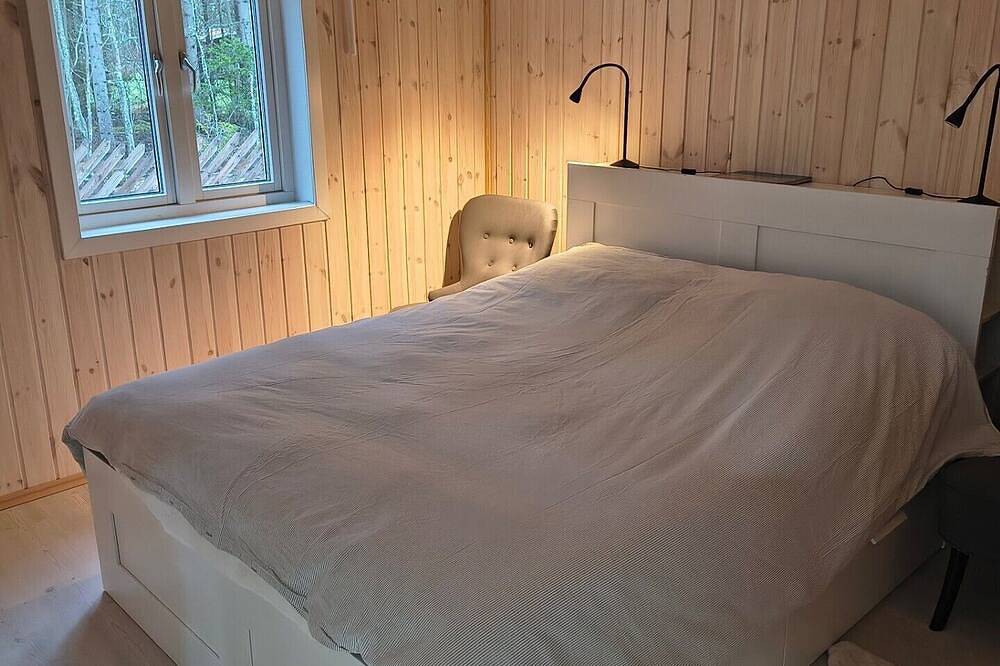 Spacious villa in Kristinehamns Skärgård, Sleeps 6, 2,5 baths. Close 2 beach. in Kristinehamn, Vänern