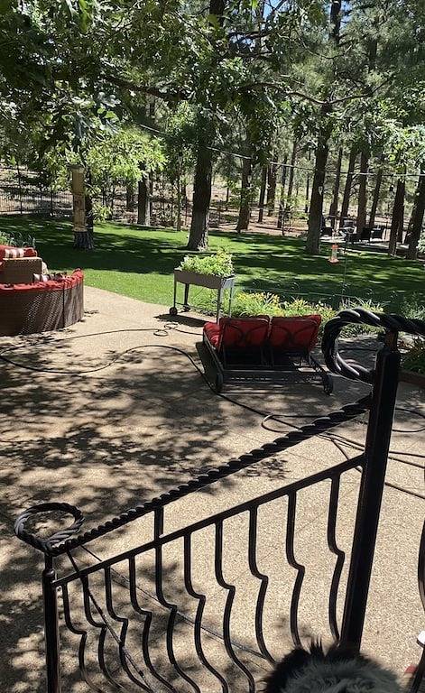 Lux Cabin on 6 beautiful acres. Close to Snowbowl/Fireplace/Large groups welcome in Coconino Nationalwald