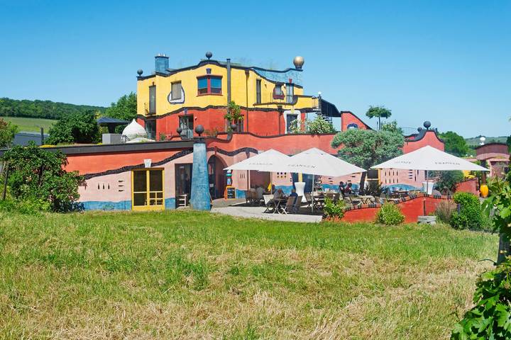 Apartment 'Weingut Hirn &Hundertwasser-Artikel' with Mountain View, Shared Garden and Wi-Fi in Estenfeld, Franconian Wine Country