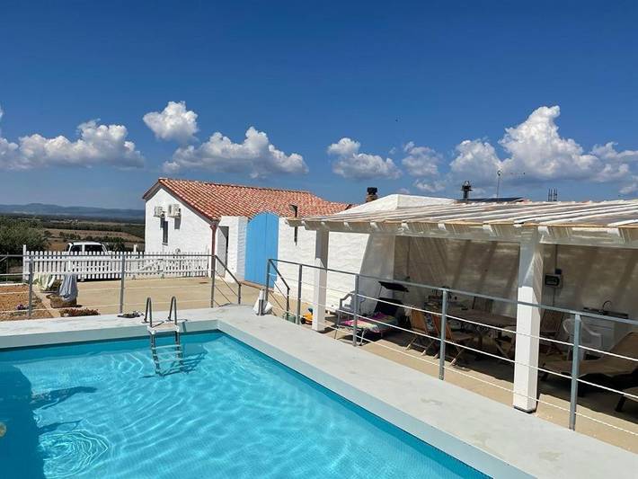 Casa vacanza per 5 persone, con Terrazza e Giardino nonché Piscina e Panorama a Villamassargia