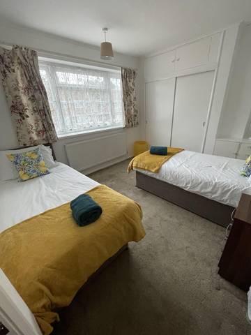 Holiday Rental for 7 People in Luton, Chiltern Hills, Photo 4
