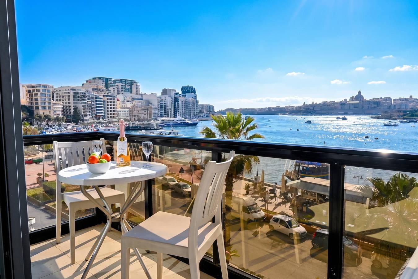 Ganze Wohnung, A Sunny Seaview In Central Sliema in Tas-Sliema, Insel Malta