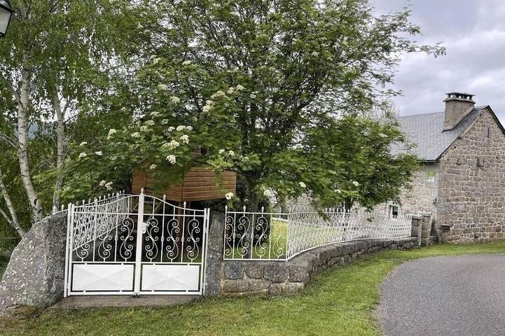 Location de vacances pour 5 personnes, avec Jardin dans Chauchailles