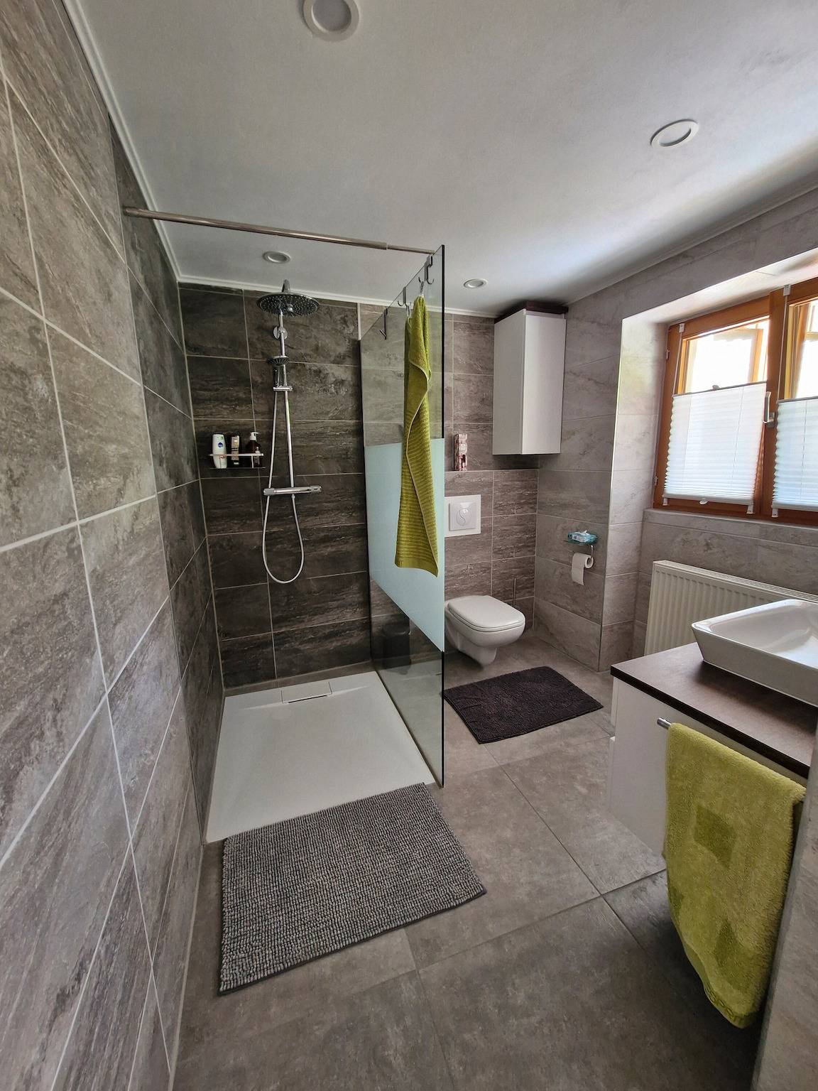 Ganzes Studio, Ferienwohnung 'Vordere Halde' mit Bergblick, privater Terrasse und Wi-Fi in Elzach, Mittlerer Schwarzwald